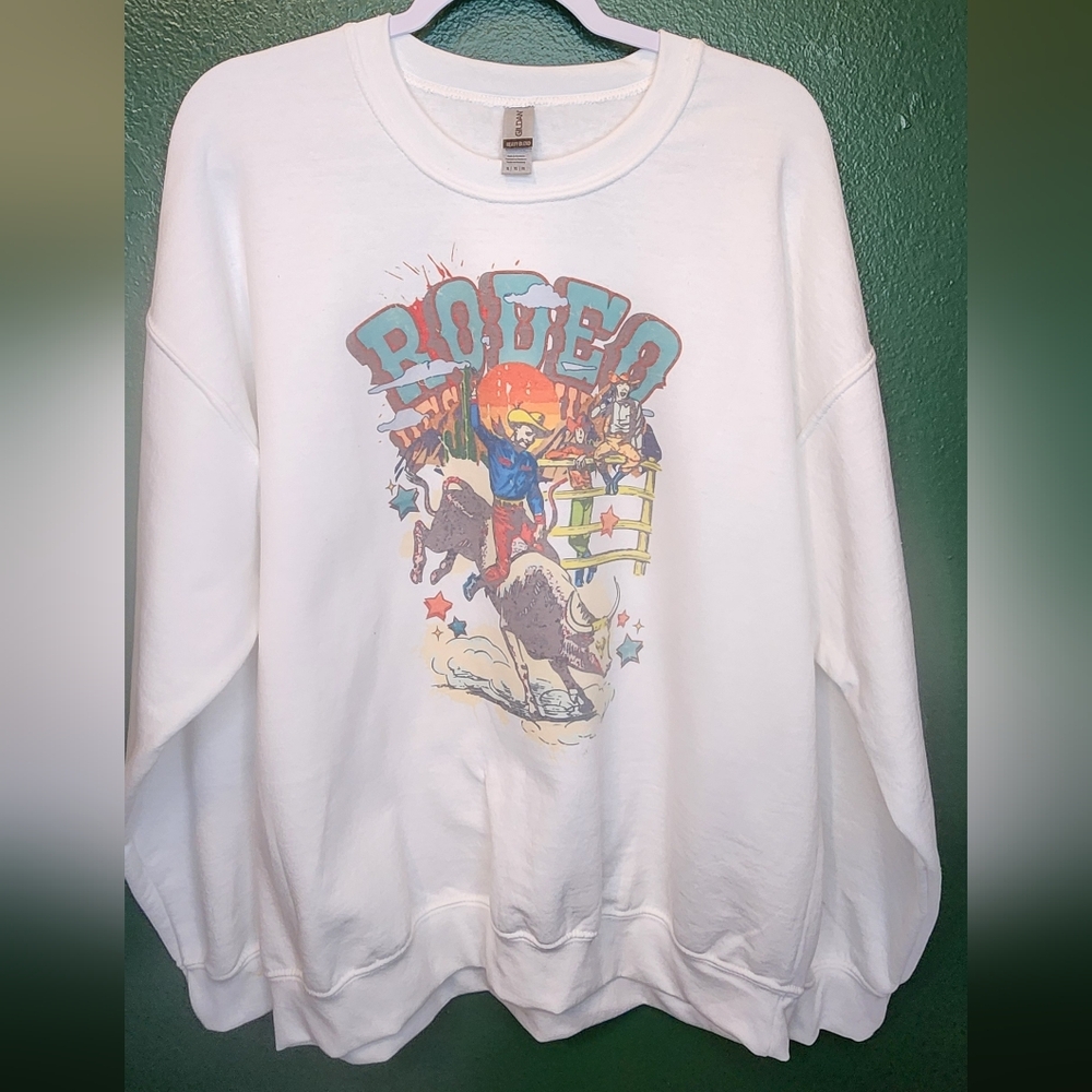 Gildan White Rodeo Graphic Crewneck Sweater